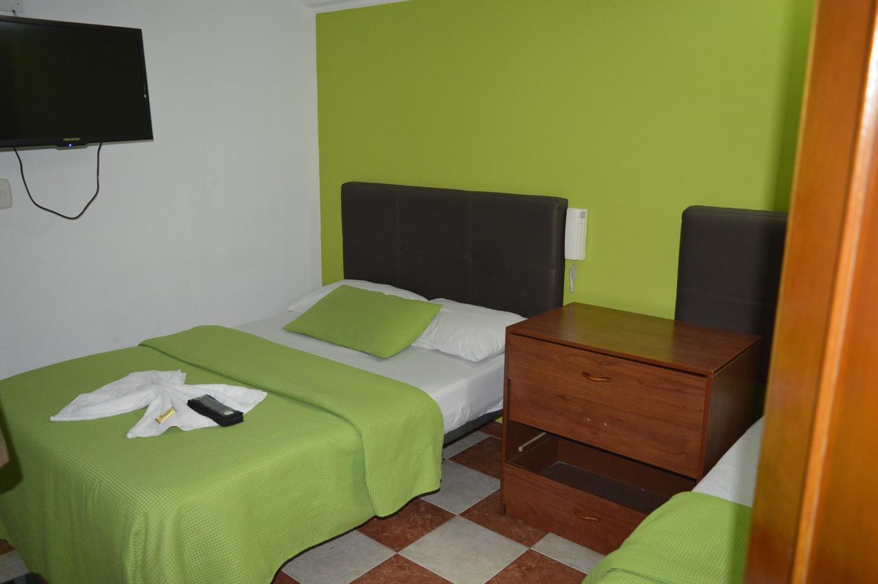 בוגוטה Hotel Las Palmas Fontibon מראה חיצוני תמונה
